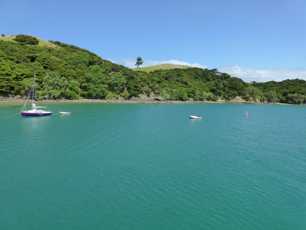 The renowned 'Hole in the Rock' cruise aboard Fullers.  Bay of Islands.