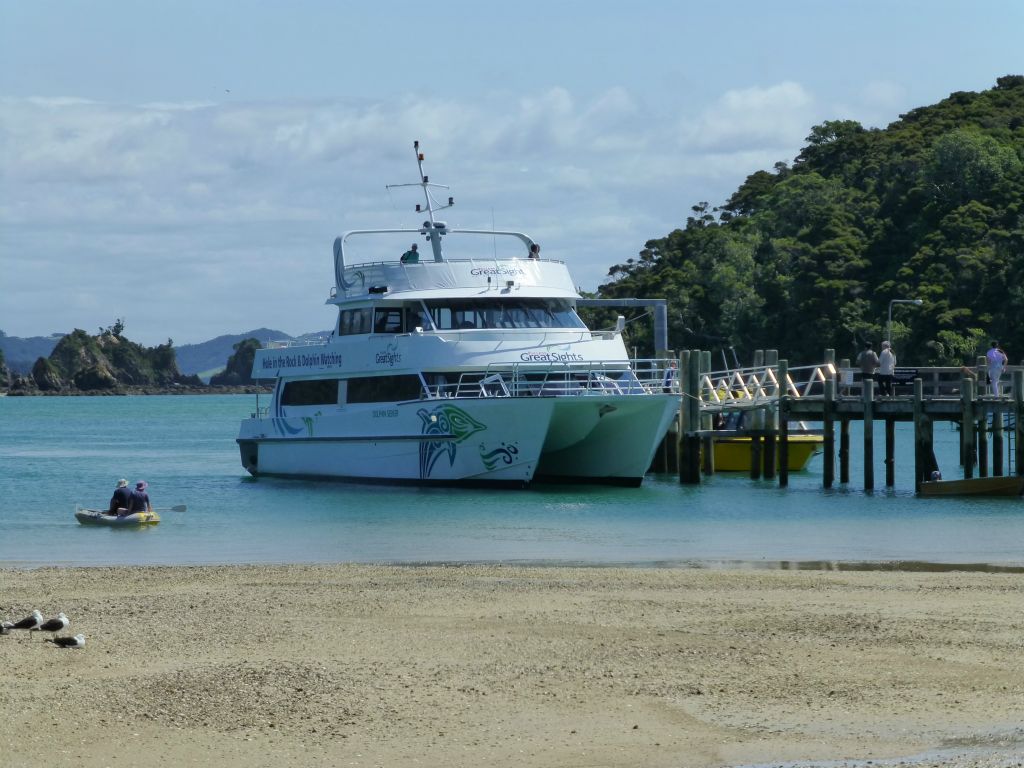 The renowned 'Hole in the Rock' cruise aboard Fullers.  Bay of Islands.