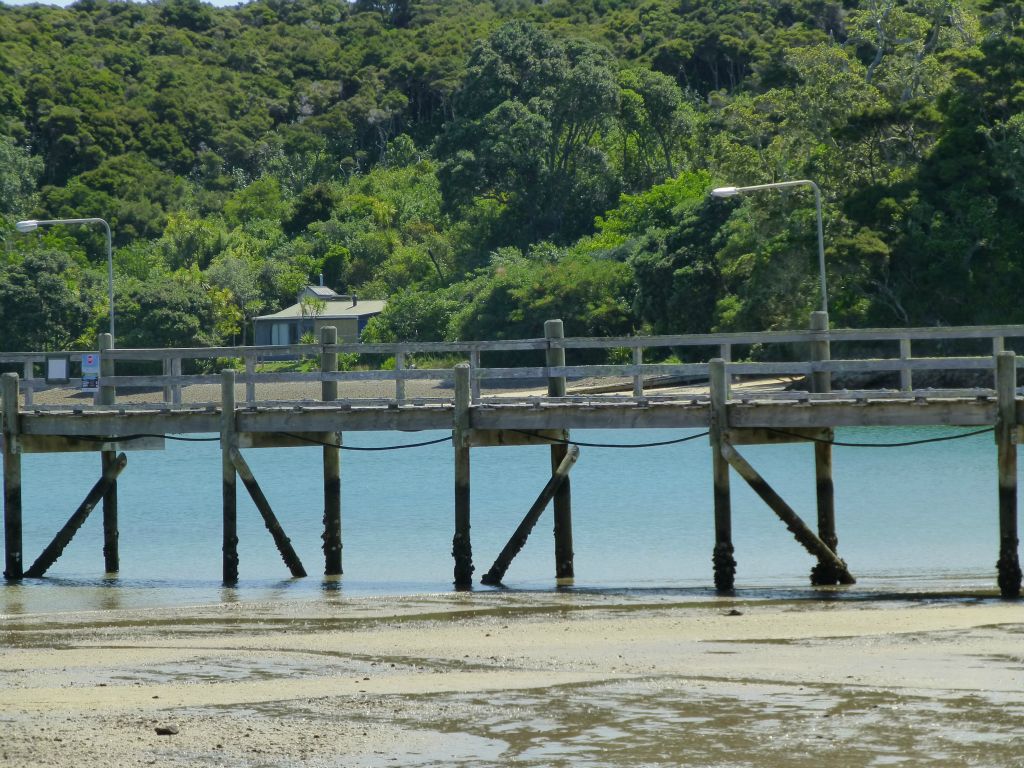 The renowned 'Hole in the Rock' cruise aboard Fullers.  Urupukapuka Island, Bay of Islands.