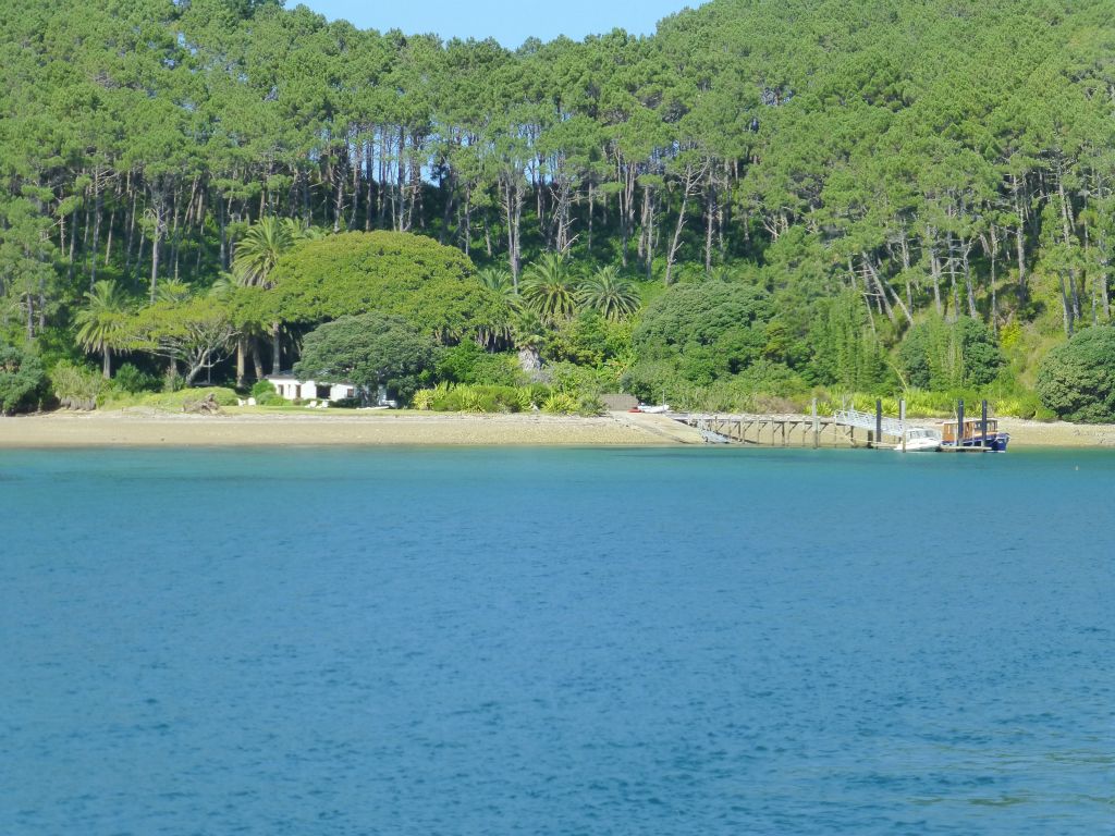 The renowned 'Hole in the Rock' cruise aboard Fullers.  Bay of Islands.